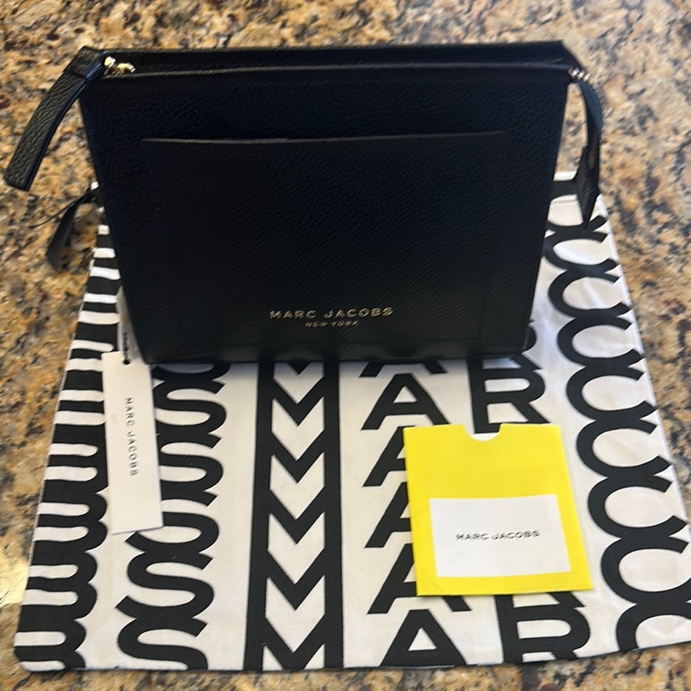Marc Jacobs ❤️The Grind Leather Cosmetic Bag-NWT - Picture 2 of 13
